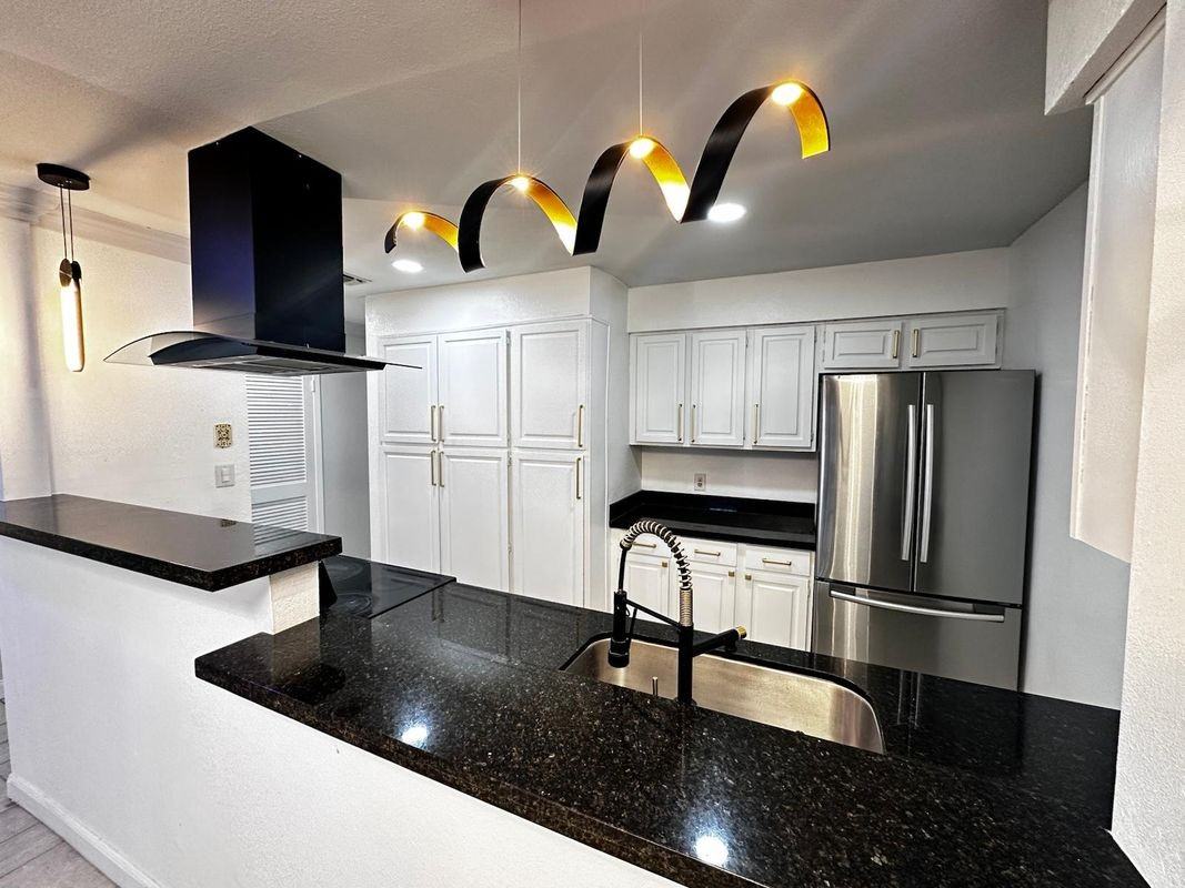 101 W Del Mar Blvd ##6c - Photo 7 of 25