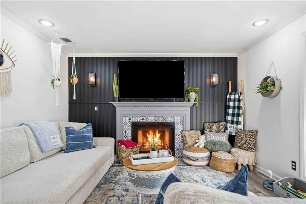 442 Highpoint Xing - Photo 5 of 50