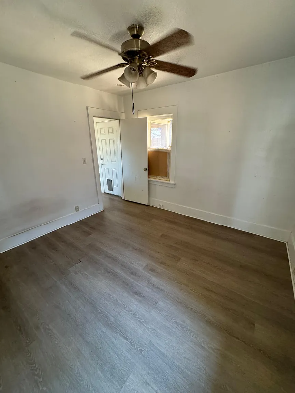 225 Se Vine Ln - Photo 4 of 12