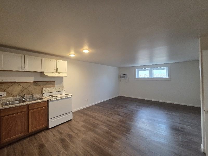 1312 E Wilson Ave #1 - Photo 3 of 12