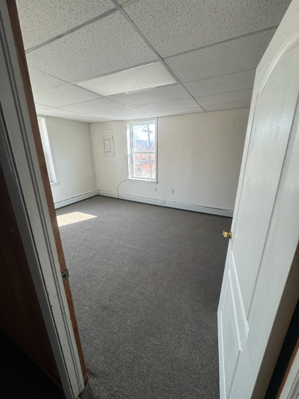 521 Main St #4 - Photo 3 of 7