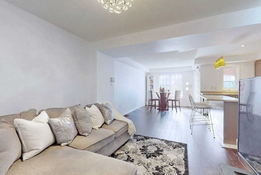 Blunden Road - Photo 2 of 9