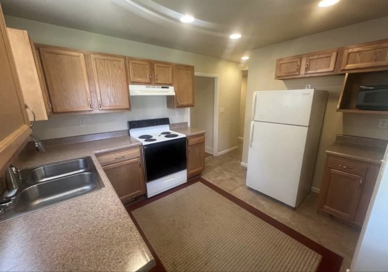 151 E 2nd St #E - Photo 2 of 10