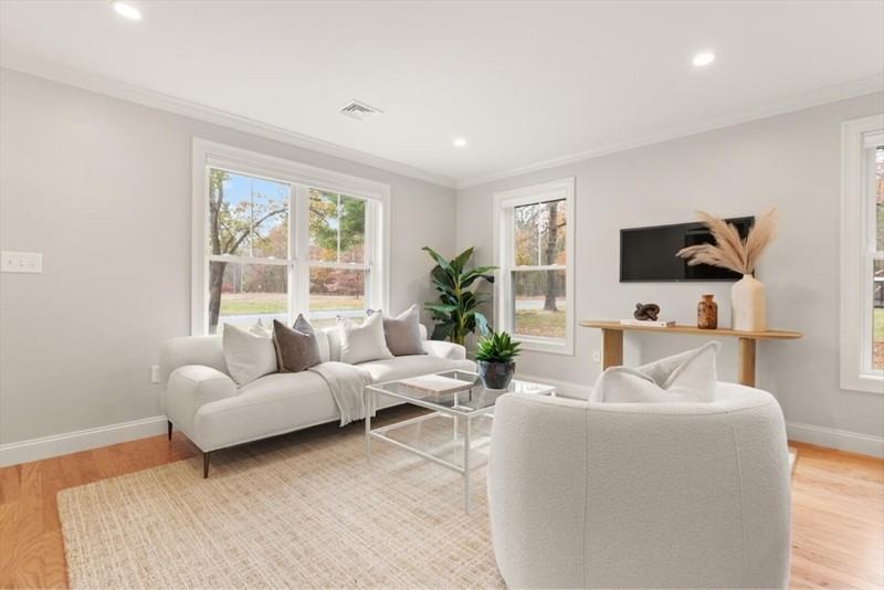 31 Barracks Rd - Photo 3 of 17