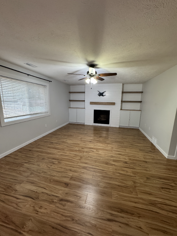 15607 N Sycamore St - Photo 3 of 15