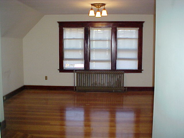 950 Elm St #3 - Photo 4 of 12