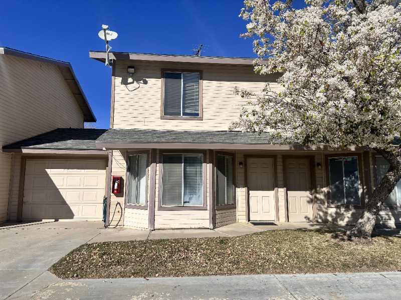 1421 Cimarron Ct #2 - Photo 2 of 10