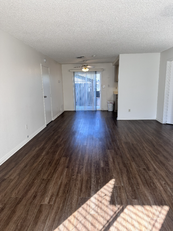 1421 Cimarron Ct #2 - Photo 3 of 10