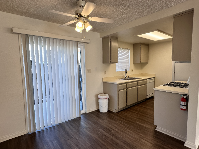 1421 Cimarron Ct #2 - Photo 4 of 10