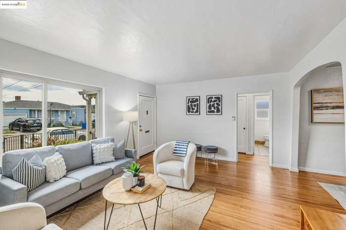 1565 Fir Ave - Photo 5 of 19