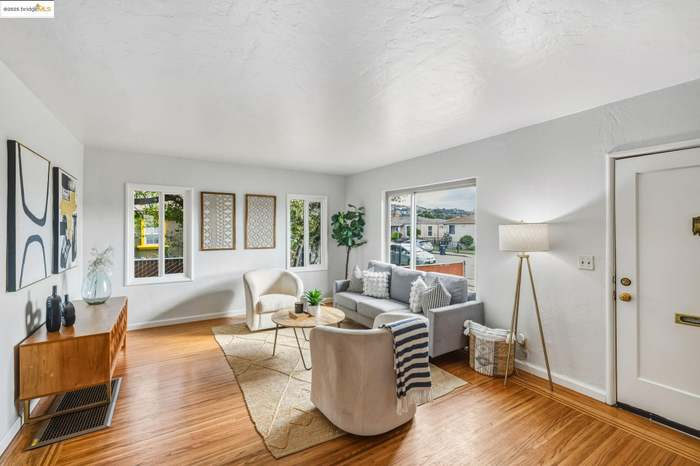 1565 Fir Ave - Photo 6 of 19