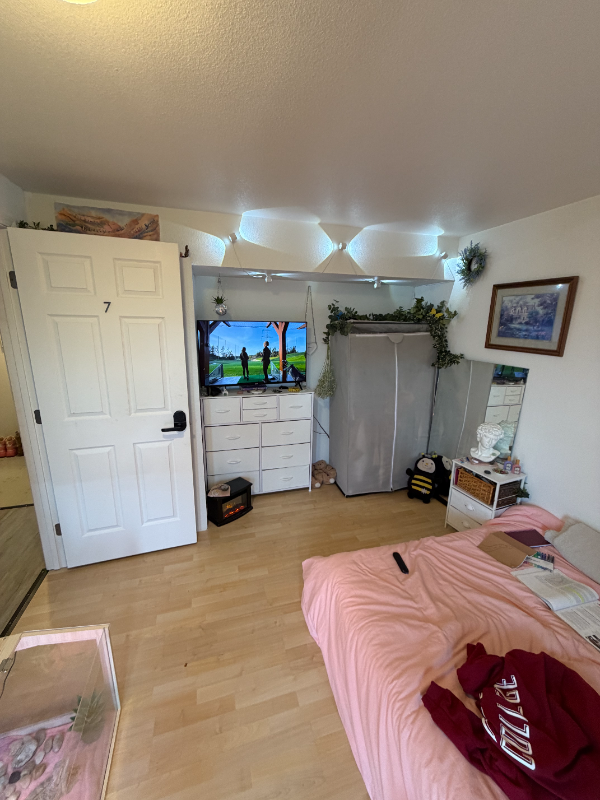 2914 Sunset Dr W - Photo 2 of 8