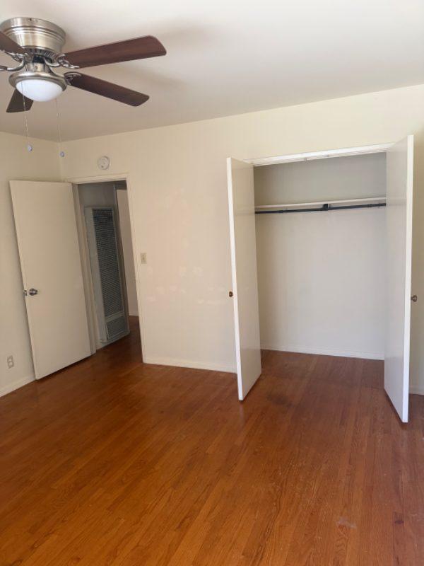 918 W Huntington Dr #C - Photo 4 of 7