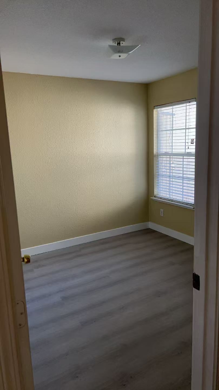 5421 Governor Cir - Photo 3 of 18