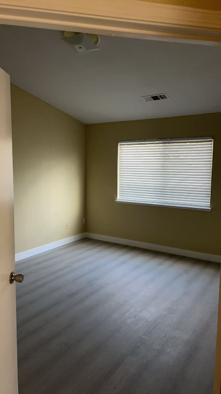 5421 Governor Cir - Photo 7 of 18