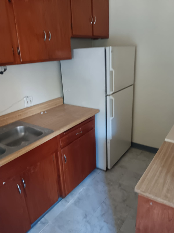 911 S Marengo Ave #4 - Photo 3 of 4