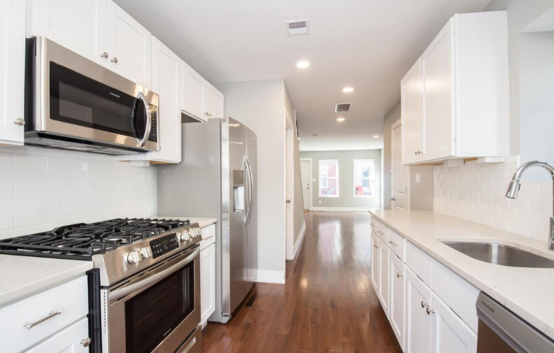 1513 S Woodstock St - Photo 3 of 15