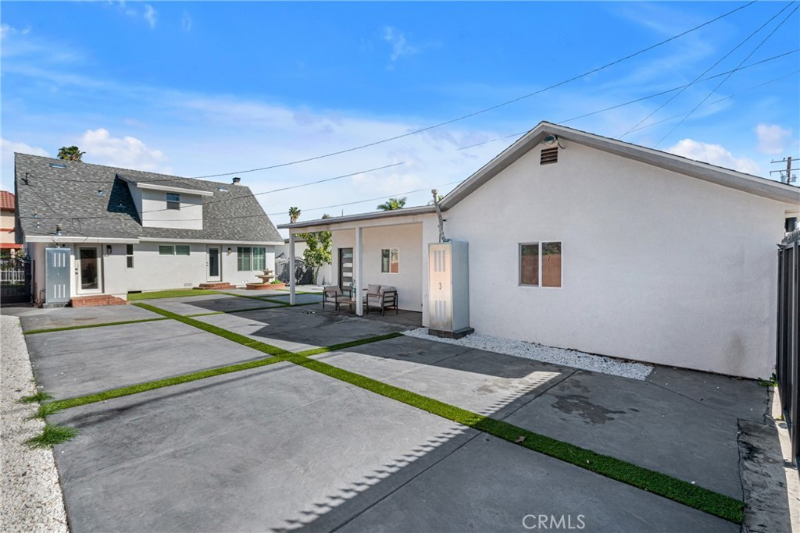 6261 Homewood Ave - Photo 2 of 11