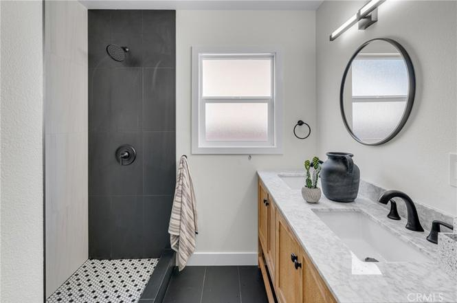 6261 Homewood Ave - Photo 4 of 11