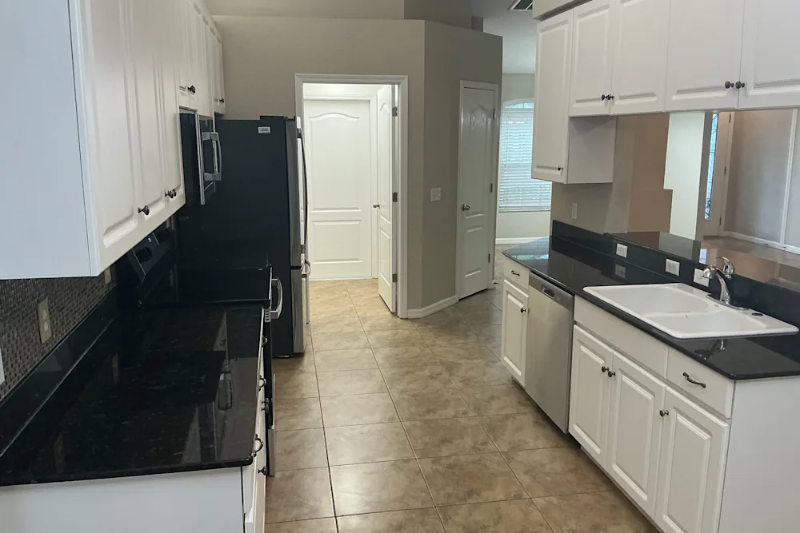 9601 Wydella St - Photo 3 of 10