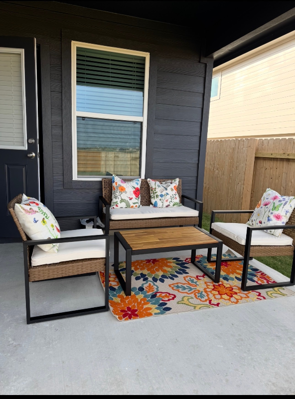 256 Las Lomas Dr - Photo 2 of 18