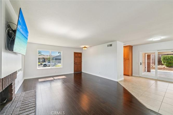 4710 Avenida Del Este - Photo 2 of 20