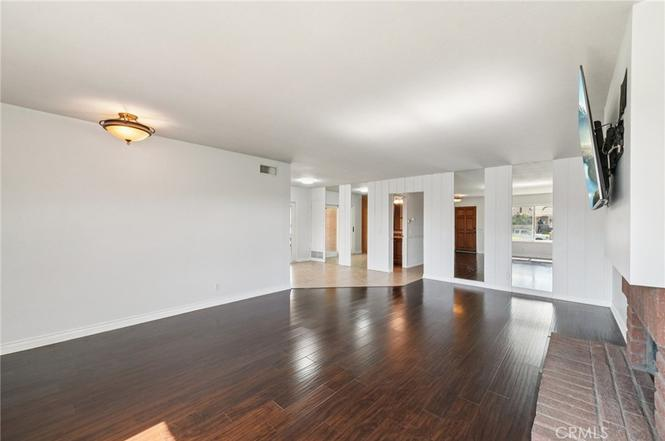 4710 Avenida Del Este - Photo 3 of 20