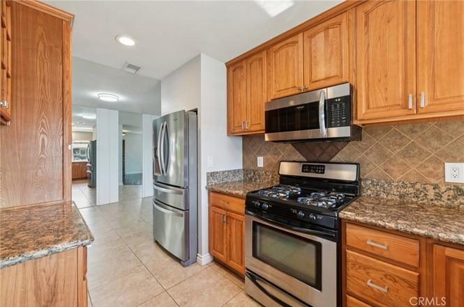 4710 Avenida Del Este - Photo 6 of 20