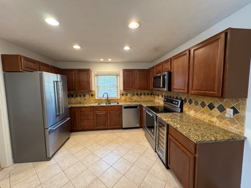 1112 Greywood Dr - Photo 6 of 18