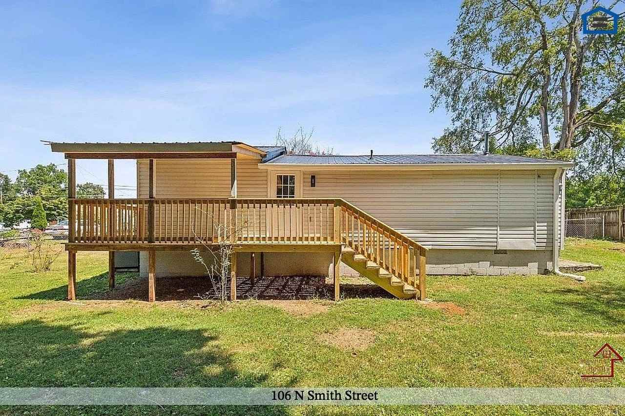 106 N Smith St - Photo 2 of 26