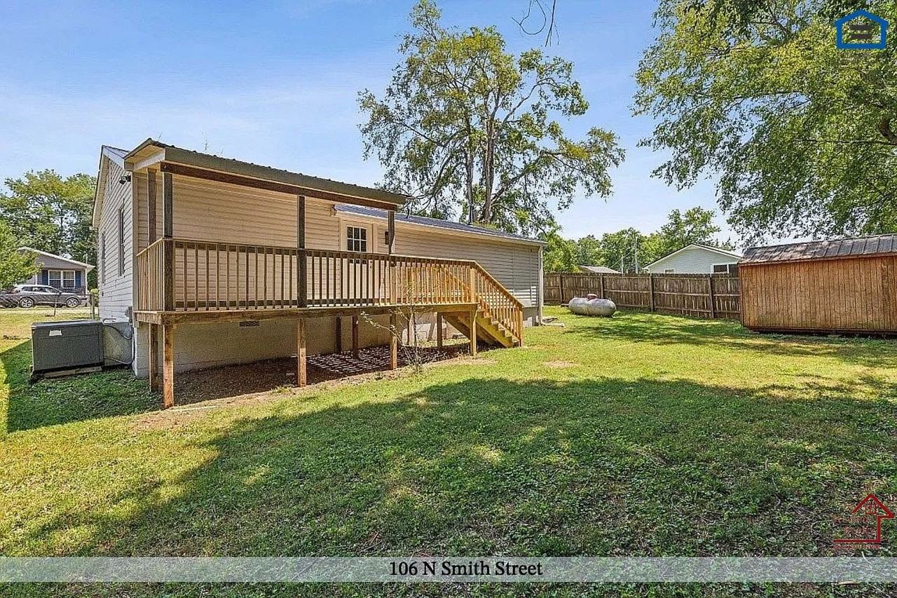 106 N Smith St - Photo 3 of 26