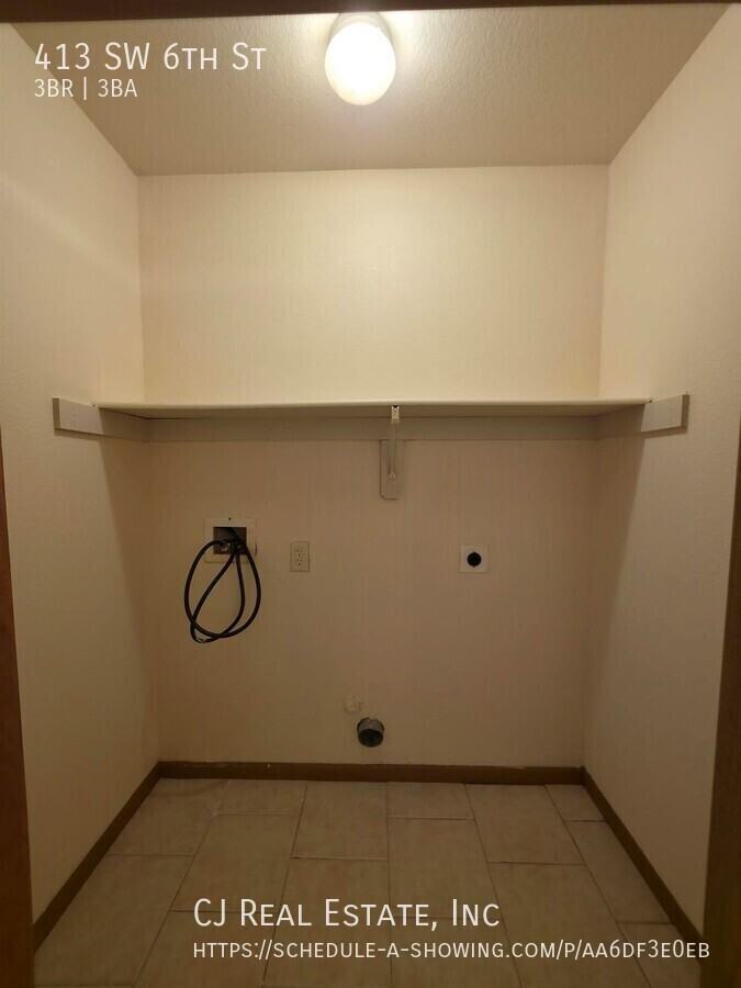 413 Sw 6th St - Photo 4 of 11