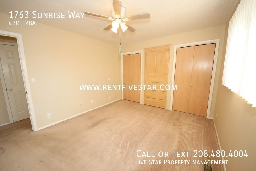 1763 Sunrise Way - Photo 6 of 32