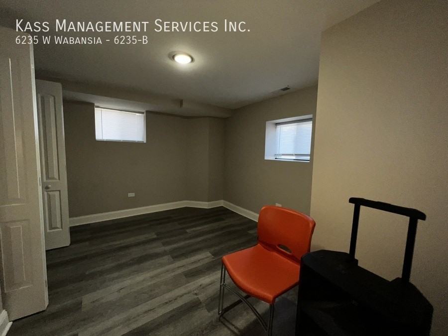 6235 W Wabansia Ave #6235B - Photo 4 of 12