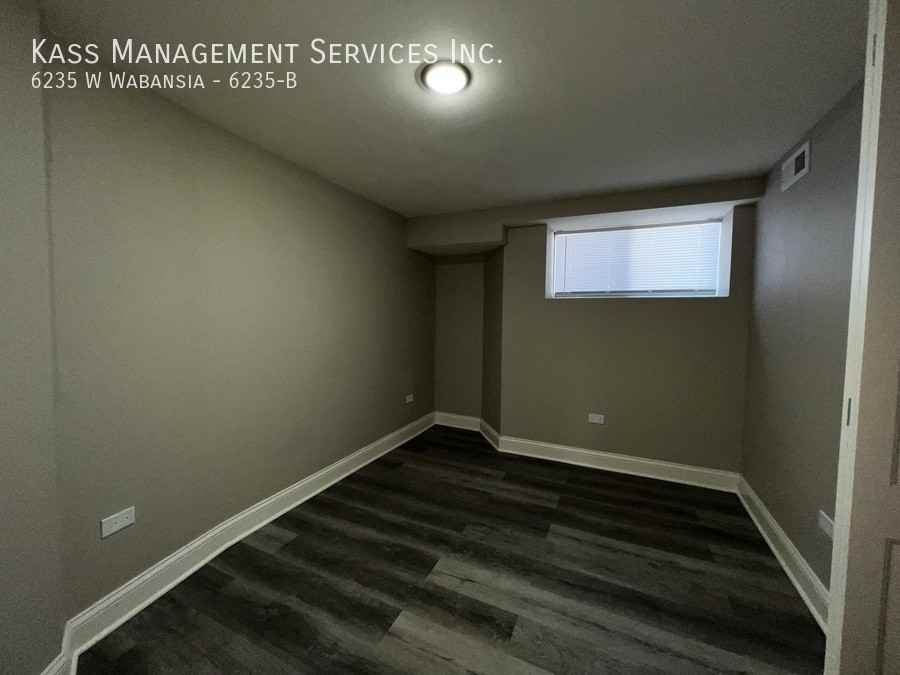 6235 W Wabansia Ave #6235B - Photo 7 of 12