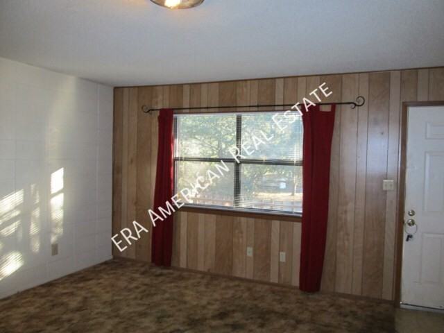 211 Tooke St Apt M - Photo 2 of 7