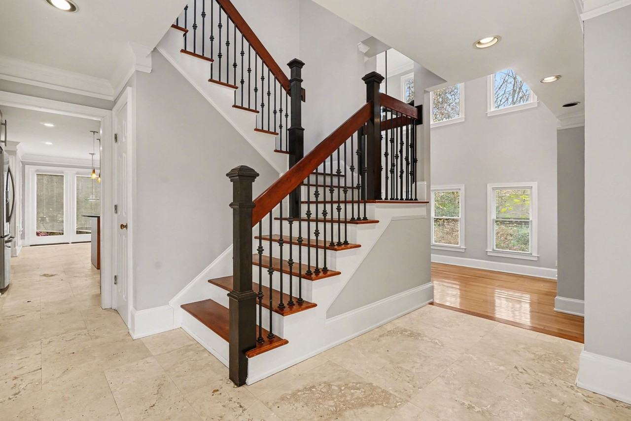 1917 N Decatur Rd Ne - Photo 4 of 25