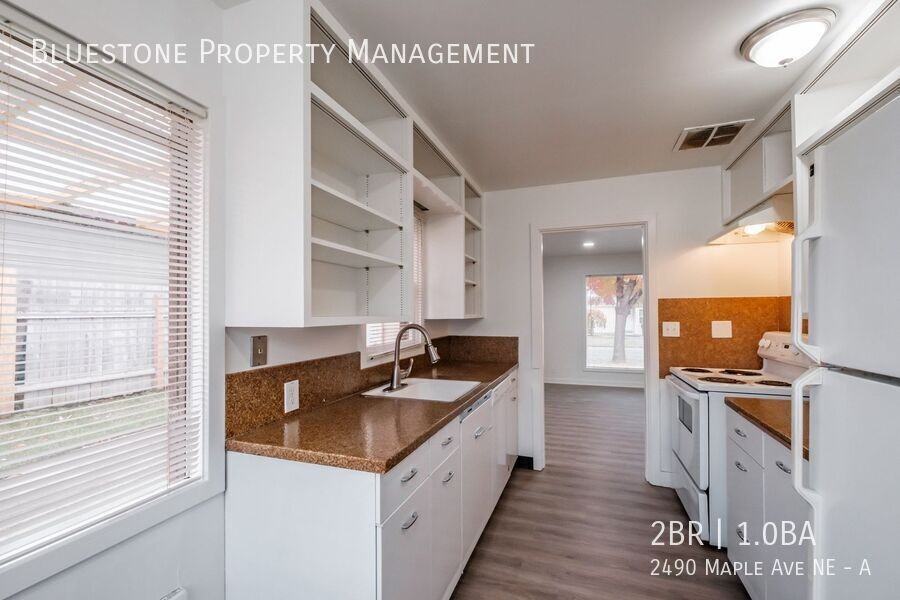 2490 Maple Ave Ne #A - Photo 5 of 32