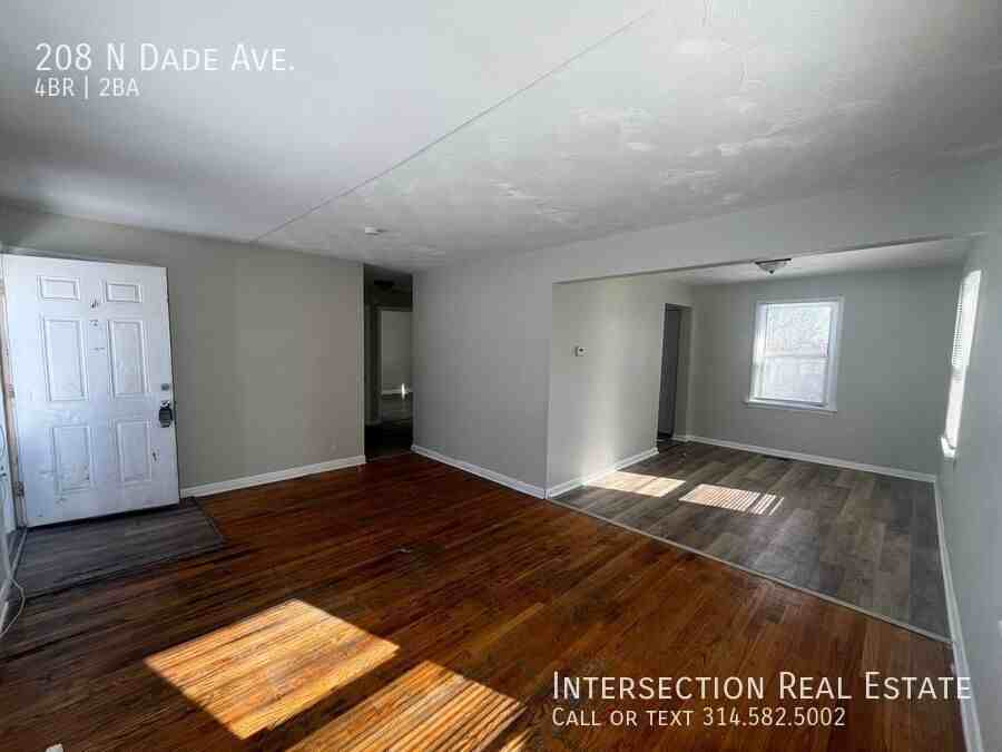 208 N Dade Ave - Photo 4 of 18