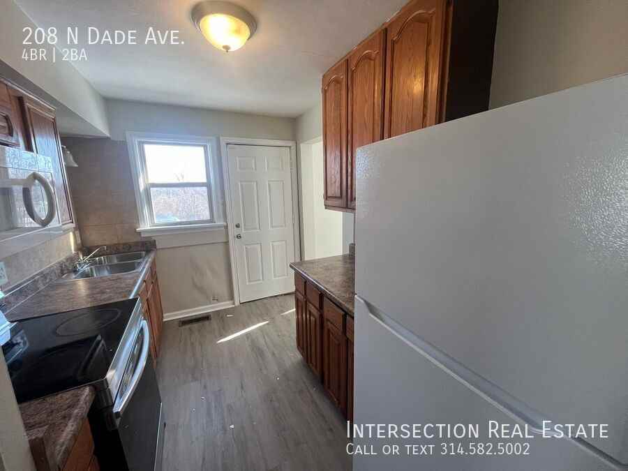 208 N Dade Ave - Photo 7 of 18