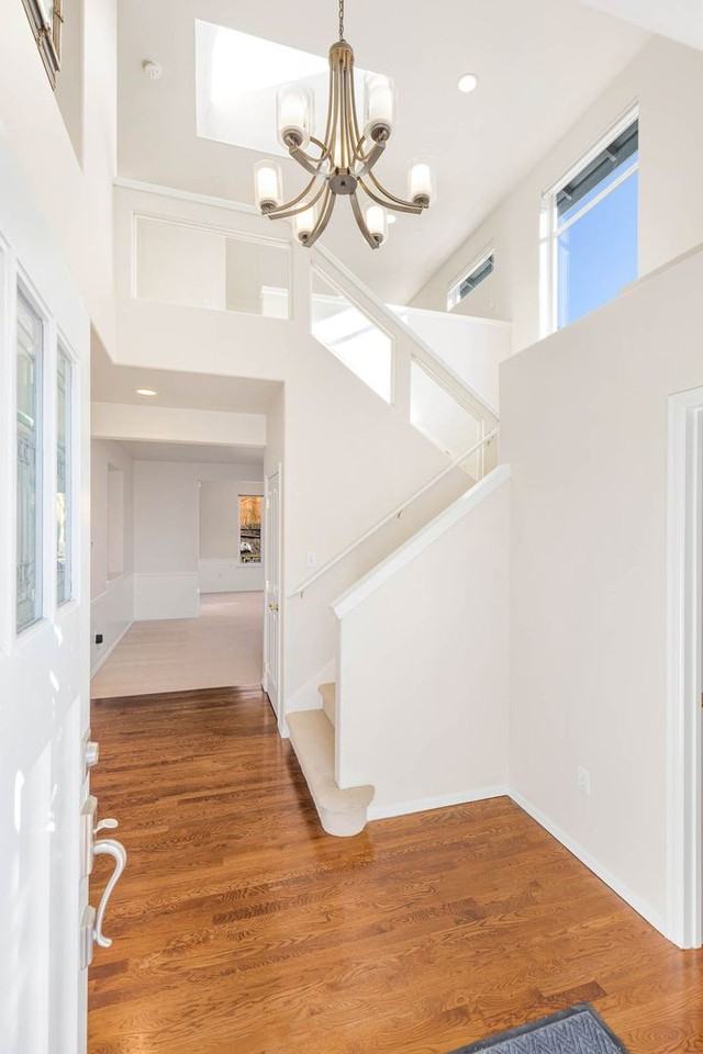 824 Chelan Pl Ne - Photo 2 of 27