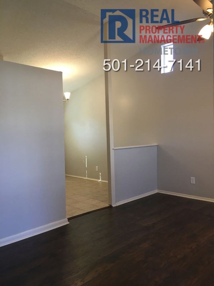 134 Lonsdale Cir - Photo 3 of 21