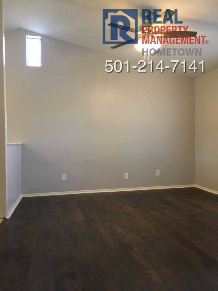 134 Lonsdale Cir - Photo 4 of 21