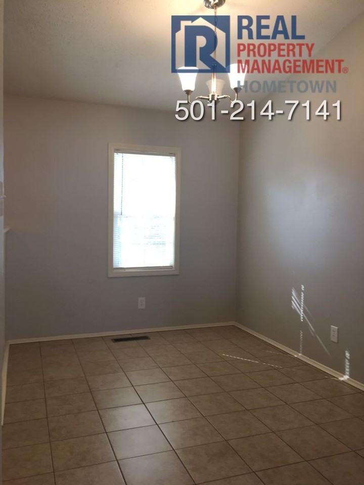 134 Lonsdale Cir - Photo 6 of 21