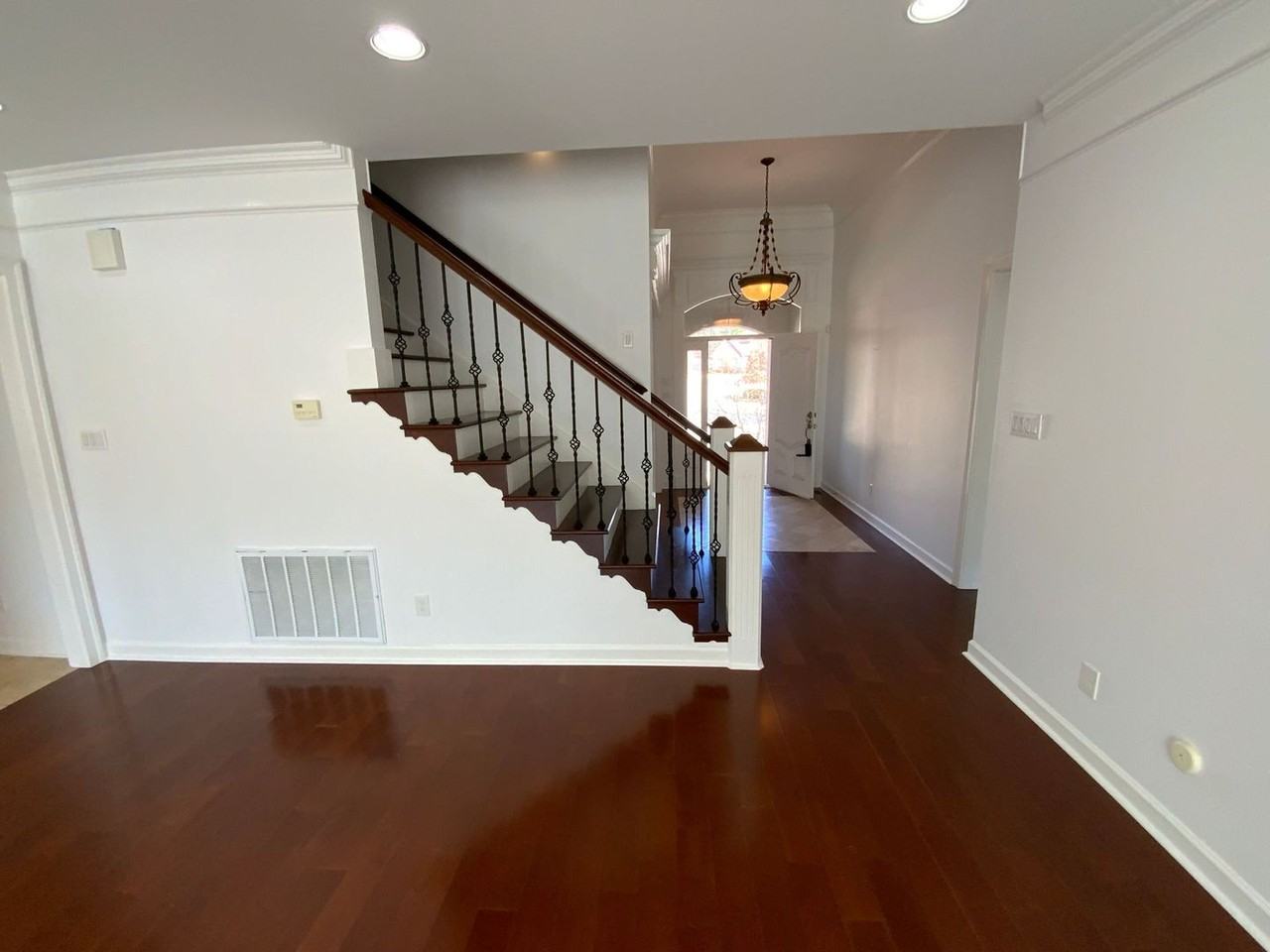 123 Courts Ln - Photo 5 of 37