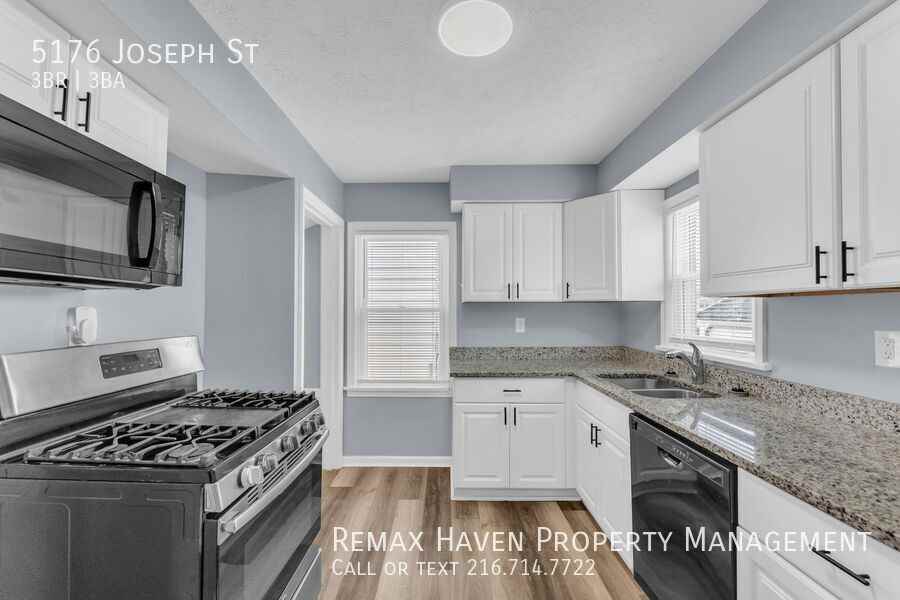 5176 Joseph St - Photo 7 of 29