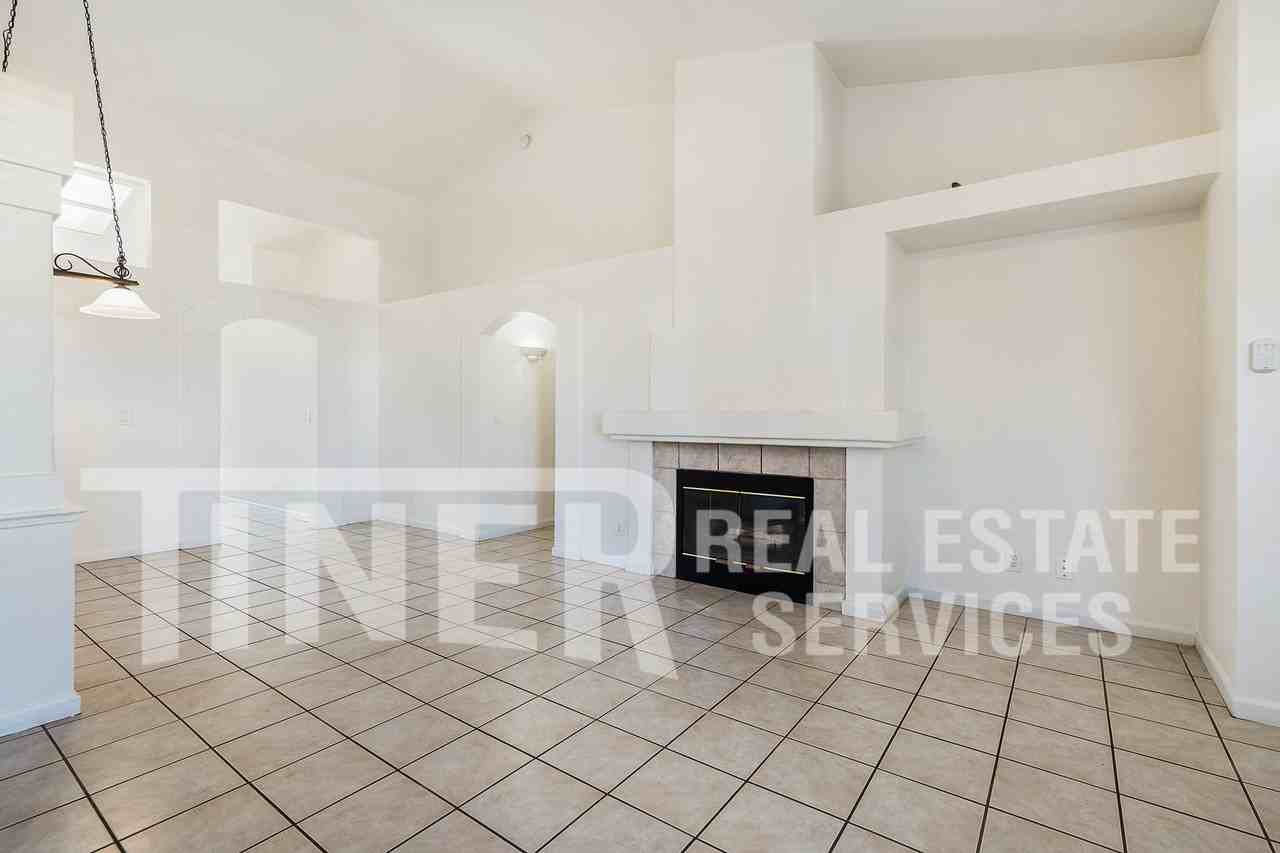 2424 Julliard Cir - Photo 2 of 23