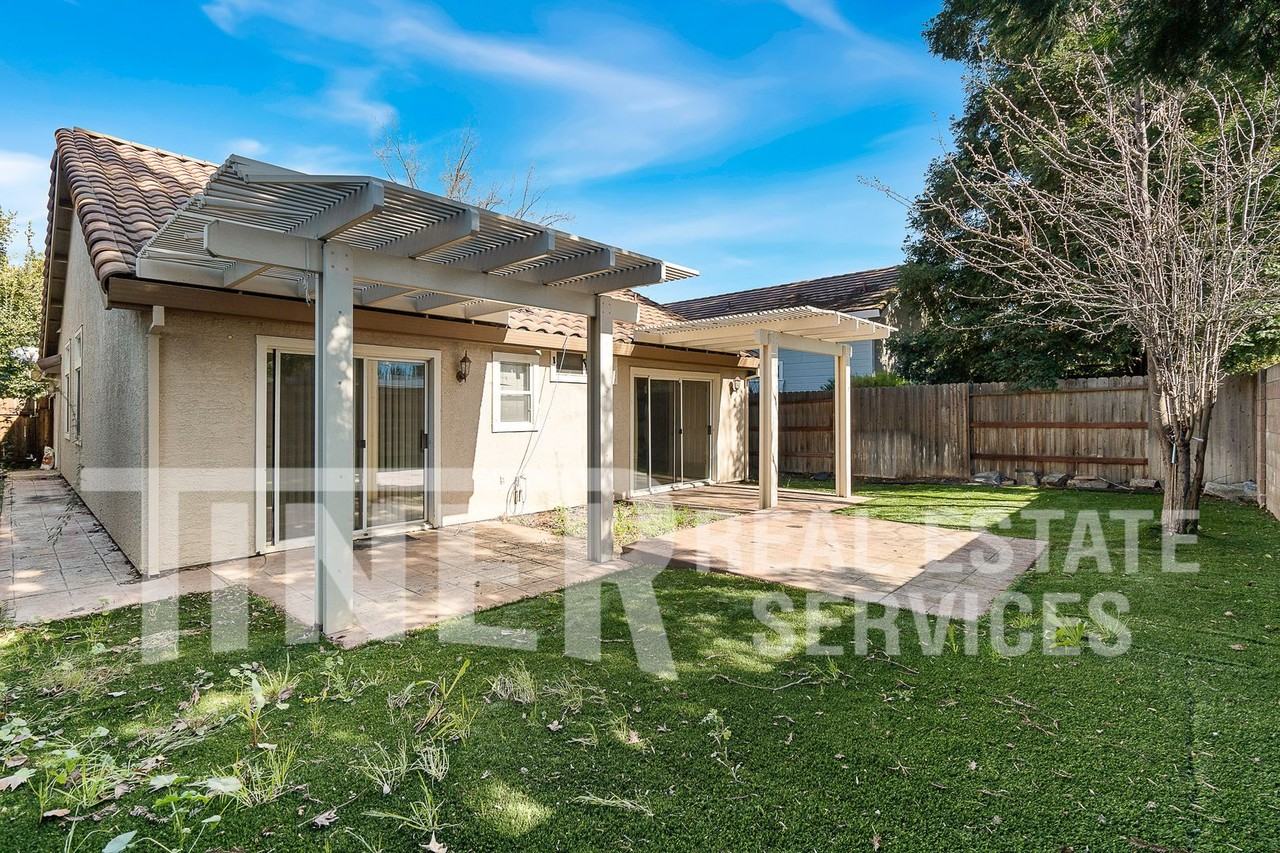 2424 Julliard Cir - Photo 4 of 23