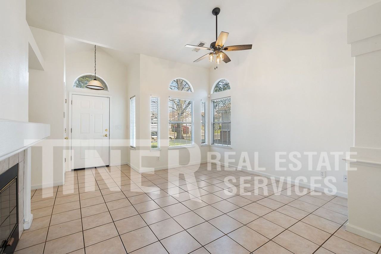 2424 Julliard Cir - Photo 7 of 23