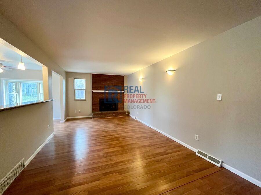 7074 S Willow St - Photo 3 of 19